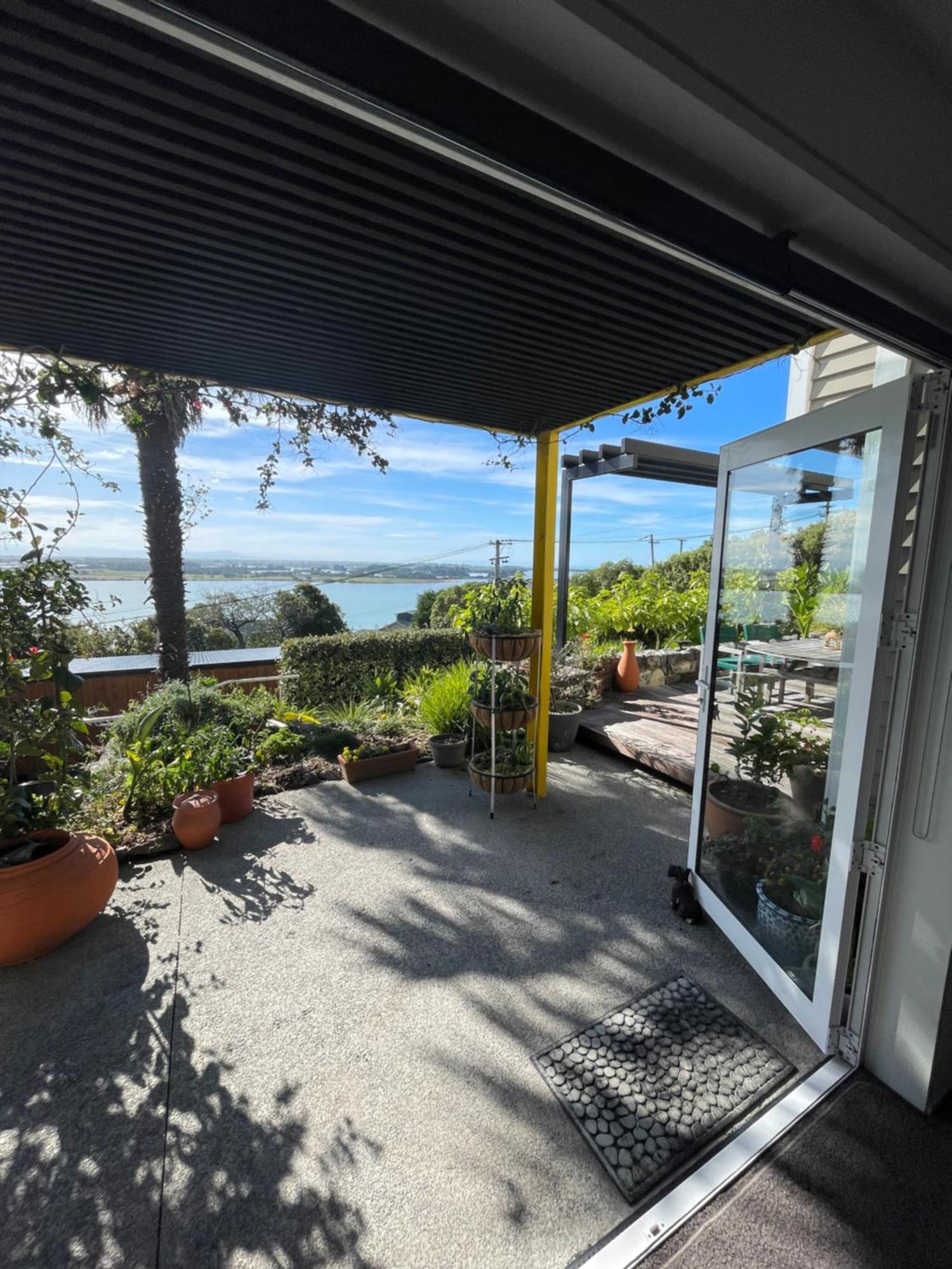 Under The Yellow Canopy Christchurch Bagian luar foto